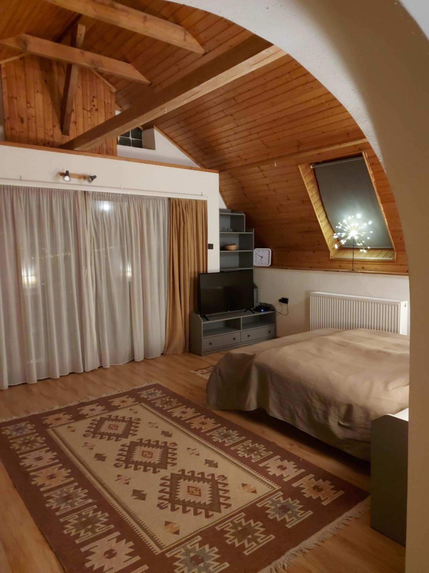Attila-Apartman Budaoers ภายนอก รูปภาพ
